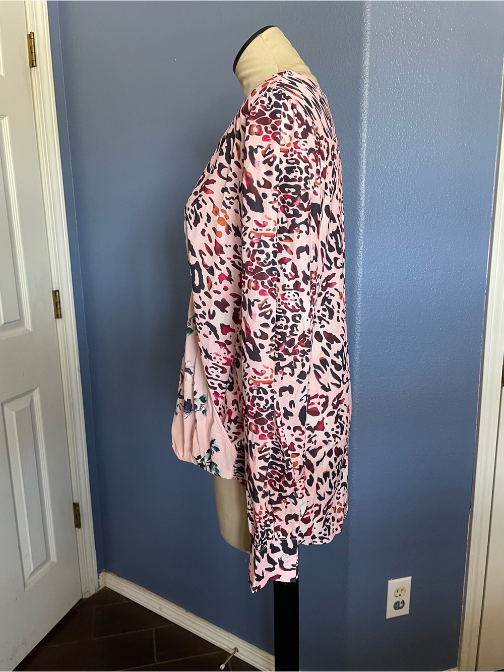 Large Pink Floral & Leopard Print Wrap Twist Top - Picture 6 of 13
